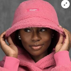 🌸MILANO DI ROUGE Falon Bucket Hat In Black. (Pink for style only)